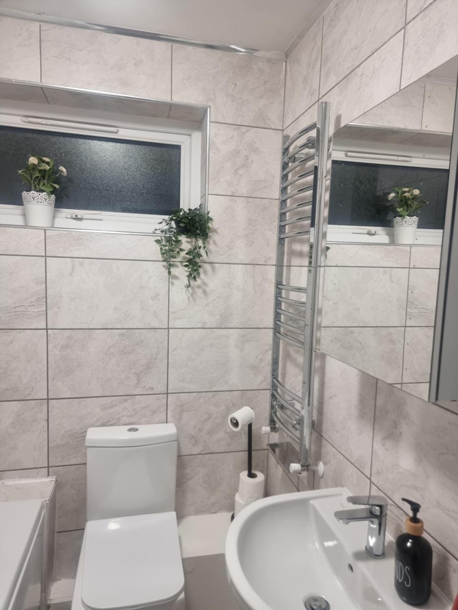 Spacious House In Central Манчестер Екстер'єр фото